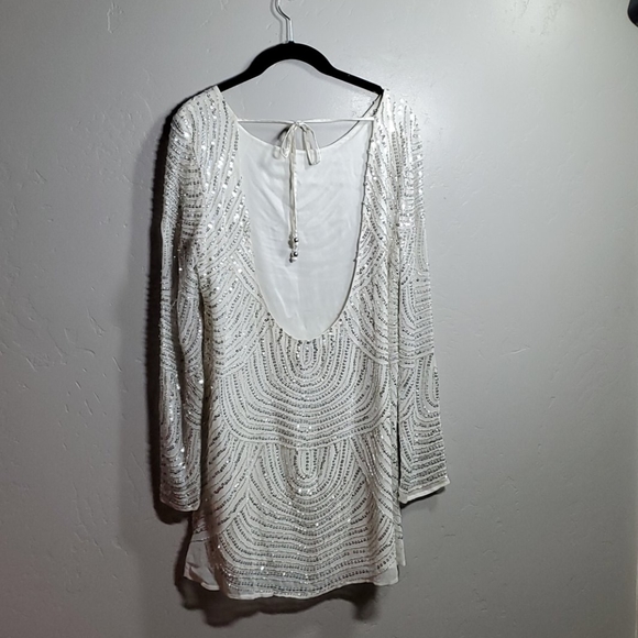 Loose dress - Picture 2 of 5